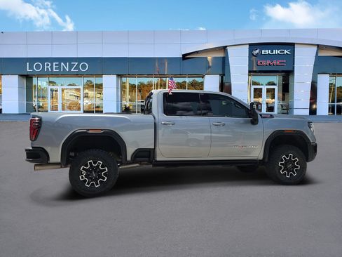 Used 2025 GMC Sierra 2500 AT4X AWD/4WD image 4