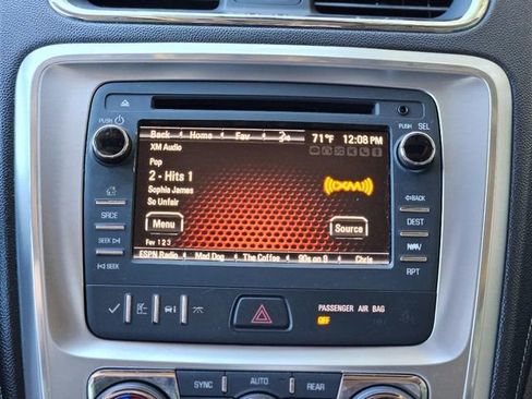 Used 2014 GMC Acadia SLT image 21