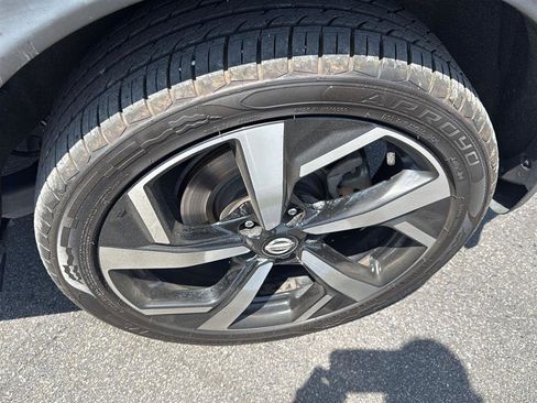 Certified 2020 Nissan Rogue Sport SL w/ Premium Package FWD image 14