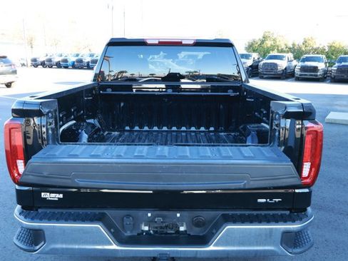 Used 2025 GMC Sierra 1500 SLT image 8