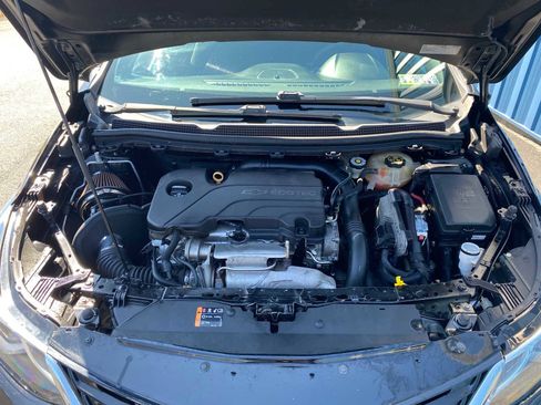 Used 2017 Chevrolet Cruze LT w/ RS Package image 6