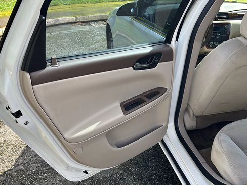 Used 2007 Chevrolet Impala LT image 16