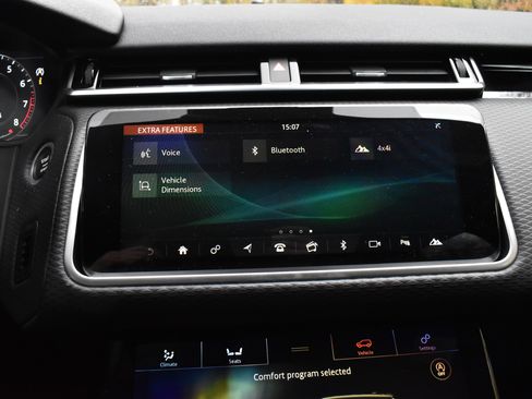 Used 2019 Land Rover Range Rover Velar S image 38