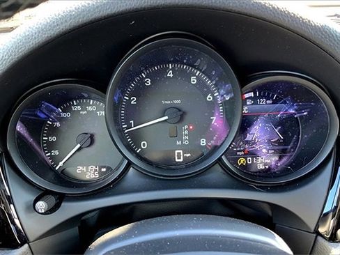 Used 2023 Porsche Macan image 45