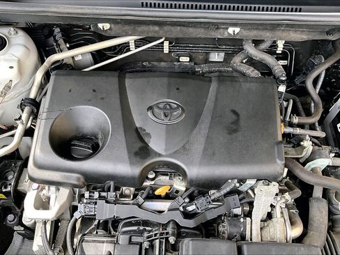Used 2021 Toyota RAV4 LE FWD image 33