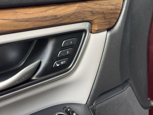 Used 2017 Honda CR-V Touring image 9