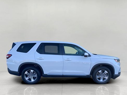 Used 2025 Honda Pilot EX-L image 4