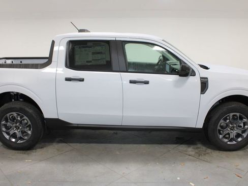 New 2025 Ford Maverick XLT w/ XLT Luxury Package image 10