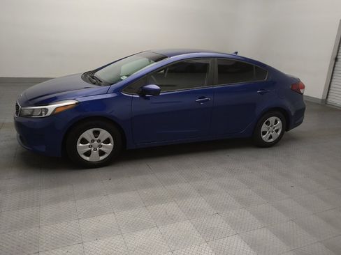 Used 2018 Kia Forte LX FWD image 2
