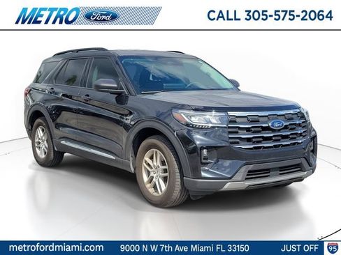 Certified 2025 Ford Explorer Active w/ Active Comfort Package RWD image 1
