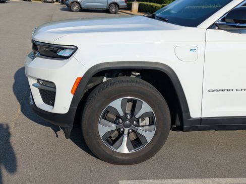 Used 2023 Jeep Grand Cherokee 4WD 4xe w/ Luxury Tech Group II image 11