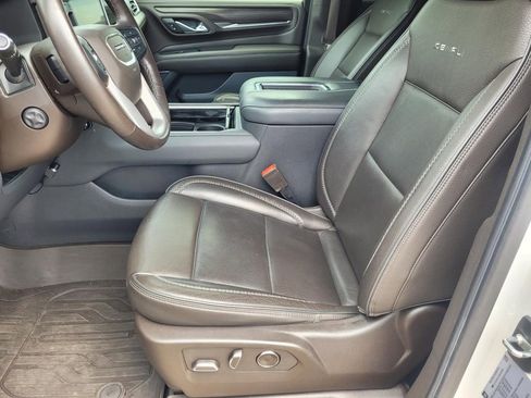 Used 2021 GMC Yukon Denali w/ Denali Premium Package image 10