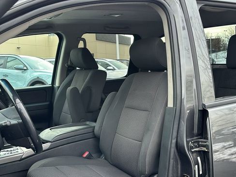 Used 2012 Nissan Titan SV w/ SV Value Truck Pkg image 10