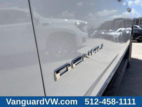 Used 2022 GMC Yukon XL Denali AWD/4WD image 8
