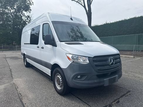 Used 2019 Mercedes-Benz Sprinter 170 image 12