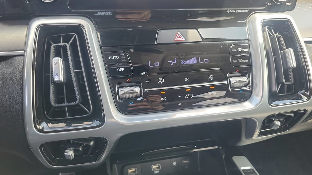 Used 2023 Kia Sorento SX AWD/4WD image 15