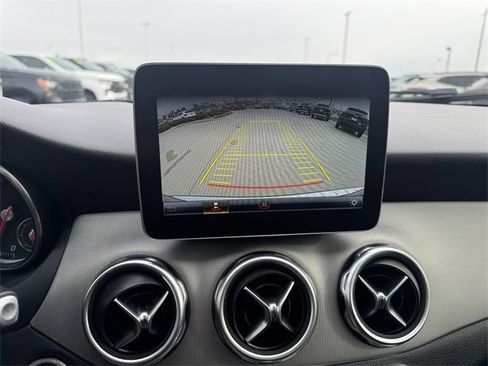 Used 2020 Mercedes-Benz GLA 250 GLA 250 image 32