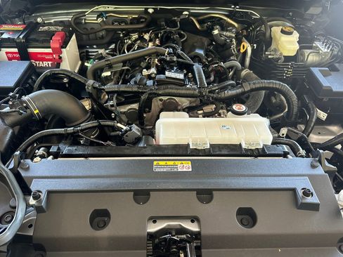 Used 2025 Toyota Tacoma SR5 RWD image 33