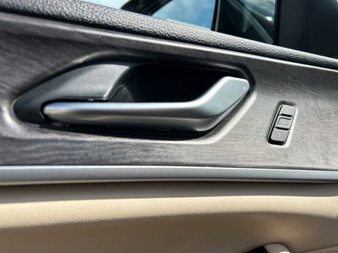 Used 2023 Jeep Grand Cherokee Limited w/ Luxury Tech Group II AWD/4WD image 24