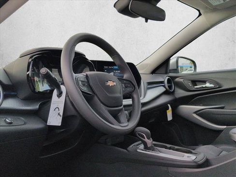 New 2026 Chevrolet Trax LS w/ LS Convenience Package FWD image 3