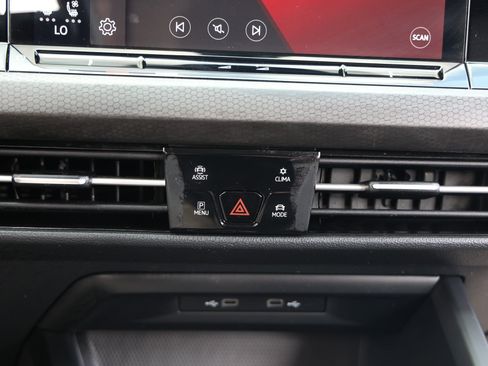 Used 2022 Volkswagen GTI SE FWD image 35