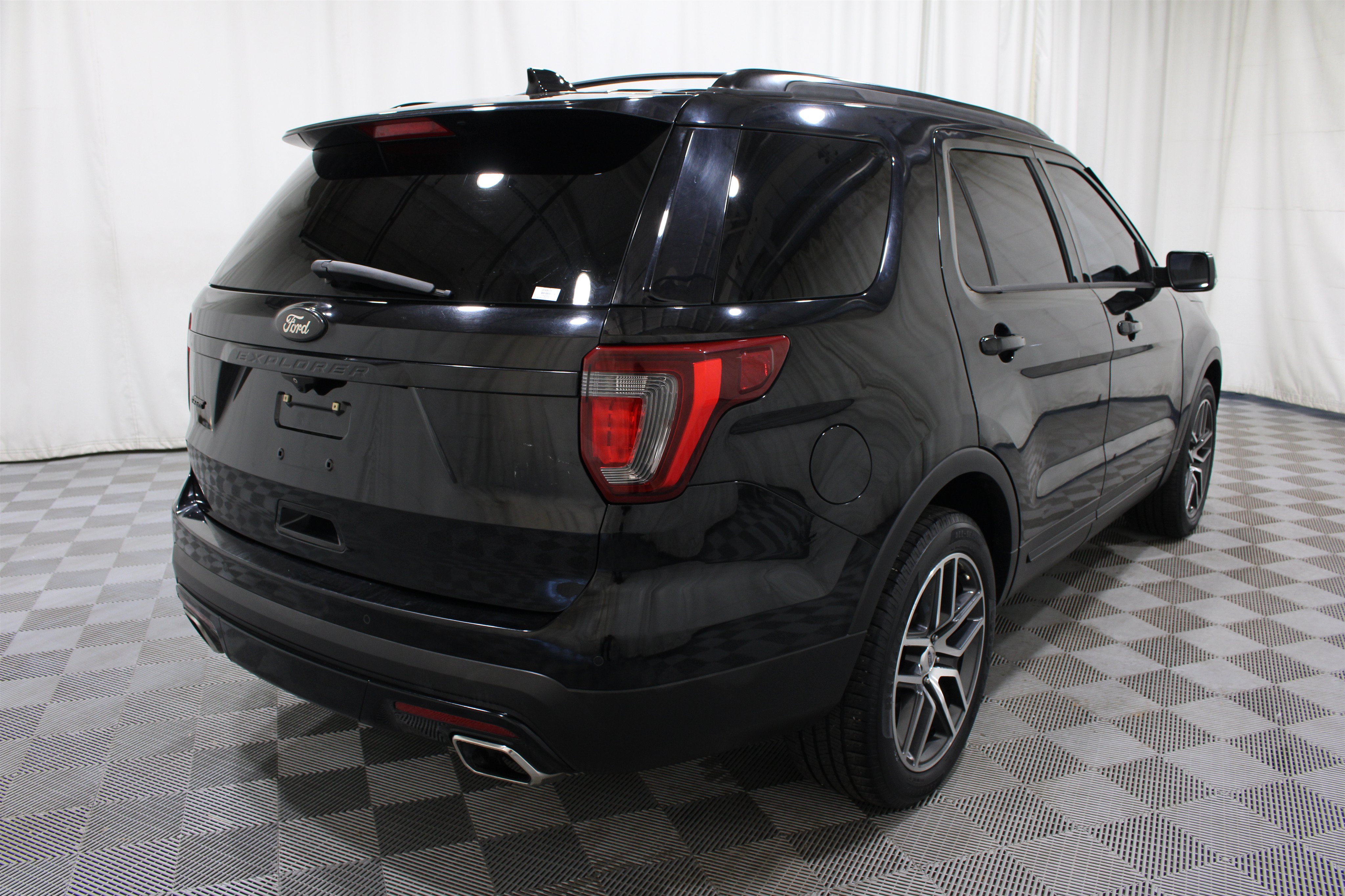 Used 2016 Ford Explorer Sport w/ Equipment Group 401A AWD/4WD image 33