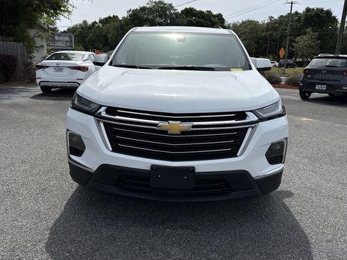 Used 2023 Chevrolet Traverse LT FWD image 8