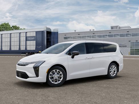 New 2027 Chrysler Pacifica Select AWD/4WD image 2