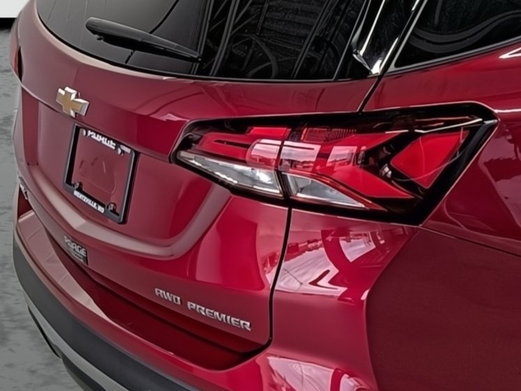 Used 2024 Chevrolet Equinox Premier AWD/4WD image 15