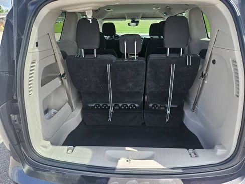 Used 2023 Chrysler Voyager LX FWD image 23