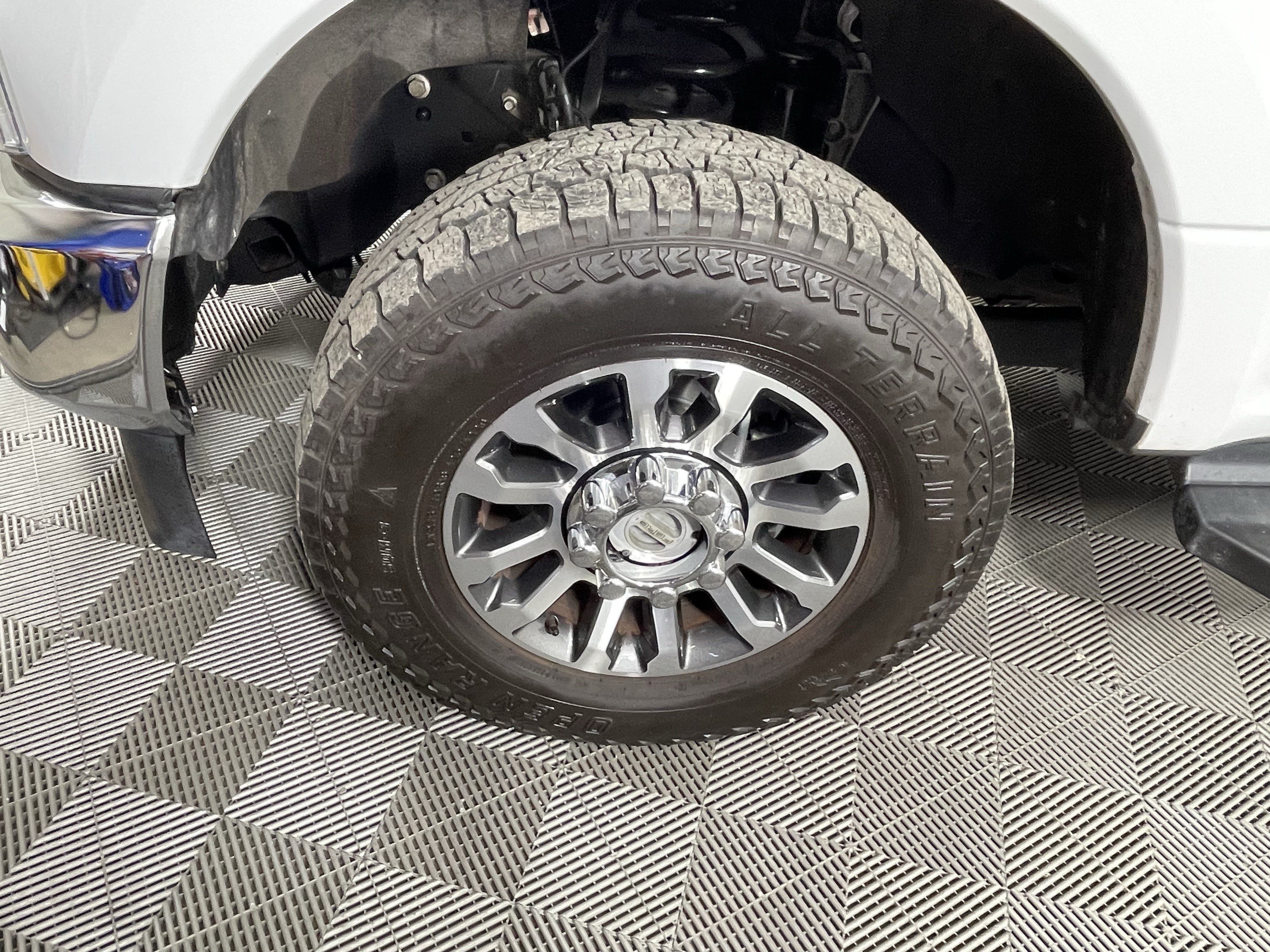 Used 2020 Ford F350 Lariat w/ Lariat Value Package AWD/4WD image 8