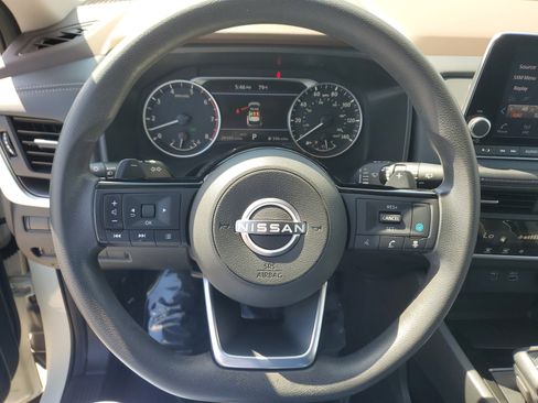 Used 2023 Nissan Rogue SV image 19