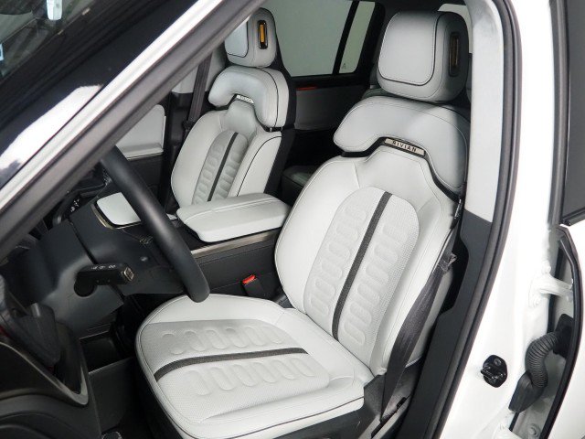 Used 2024 Rivian R1S AWD Adventure image 15