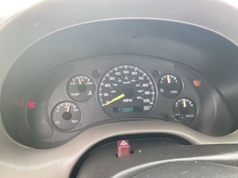 Used 2001 Chevrolet S10 Pickup LS w/ Preferred Equipment Group image 15