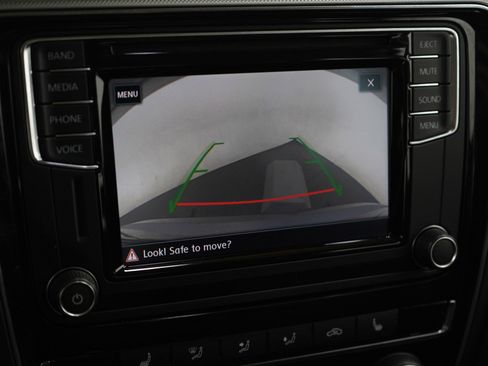 Used 2017 Volkswagen Passat 1.8T R-Line image 25