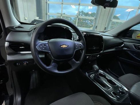 Used 2021 Chevrolet Traverse LS image 14