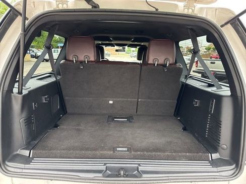 Used 2017 Ford Expedition EL Platinum RWD image 21