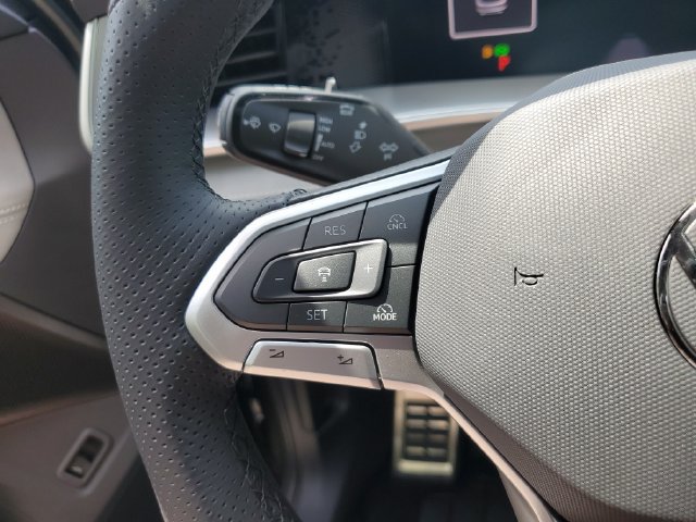New 2026 Volkswagen Tiguan SE R-Line FWD image 26