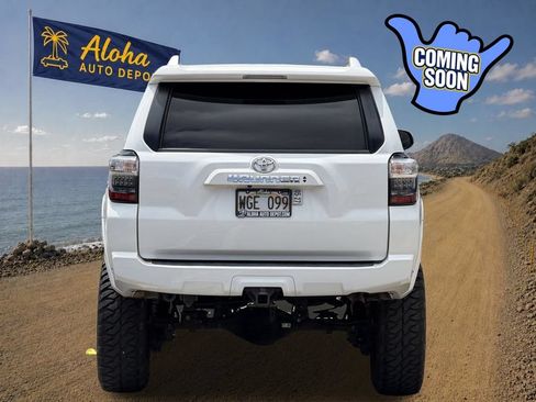 Used 2021 Toyota 4Runner SR5 RWD image 4
