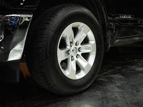 Used 2024 RAM 1500 Laramie image 3