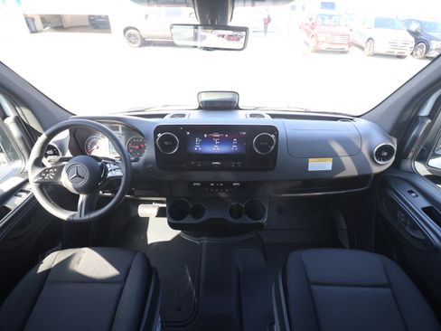 New 2025 Mercedes-Benz Sprinter 2500 image 8