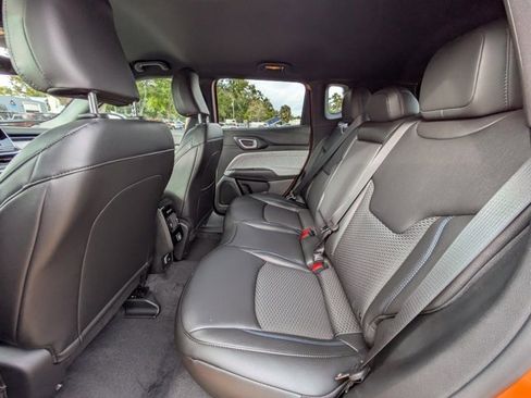 New 2026 Jeep Compass Latitude image 12