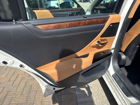 Certified 2022 Lexus ES 350 Ultra Luxury w/ Accessory Package 2 FWD image 30