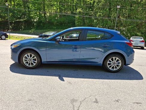 Used 2017 MAZDA MAZDA3 Sport FWD image 5