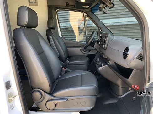 Used 2022 Mercedes-Benz Sprinter 2500 image 25