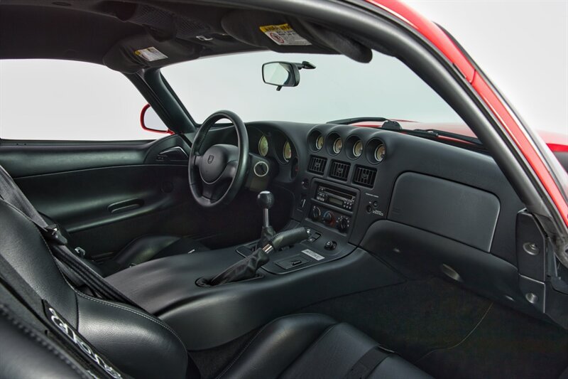 Used 2002 Dodge Viper GTS RWD image 35
