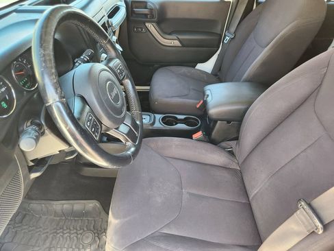 Used 2014 Jeep Wrangler Unlimited Sport w/ Quick Order Package 24S AWD/4WD image 16