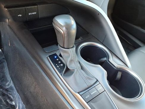 Used 2024 Toyota Camry SE image 22