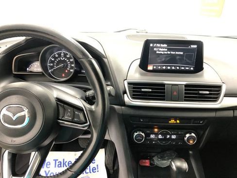 Used 2017 MAZDA MAZDA3 Touring FWD image 19