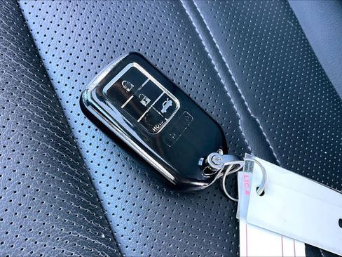 Used 2022 Honda CR-V Touring image 14